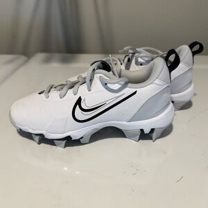 Nike Boys football cleats 1Y